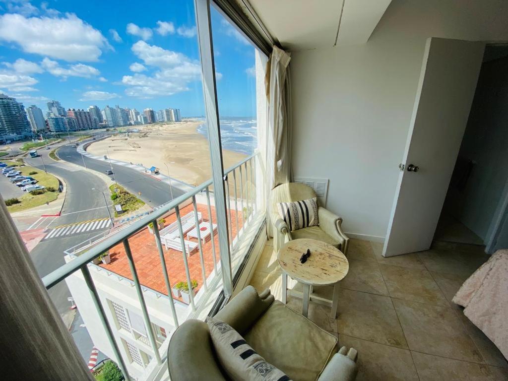 Punta Del Este Frente Al Mar Lägenhet Exteriör bild